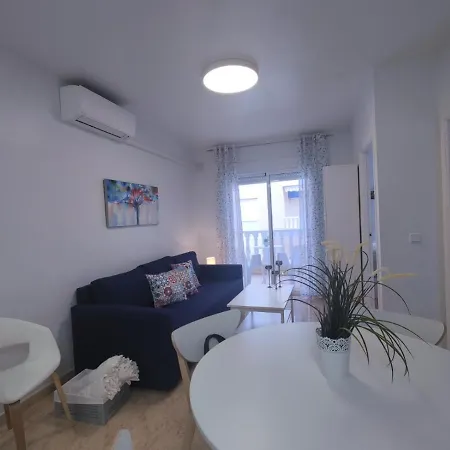 2 Bedroom 100 M To Playa De Locos ,pool شقة *