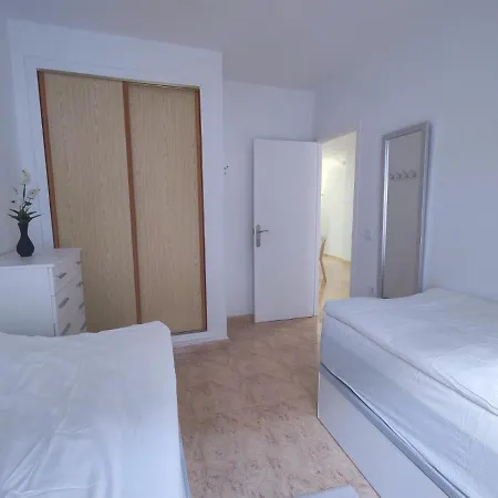 2 Bedroom 100 M To Playa De Locos ,pool شقة
