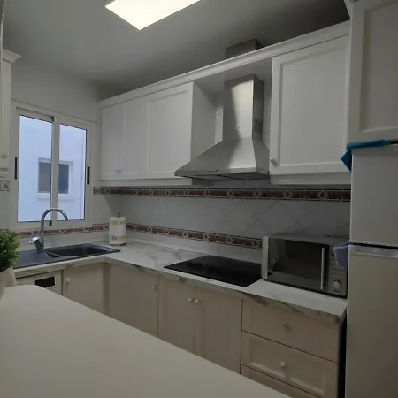 2 Bedroom 100 M To Playa De Locos ,pool شقة تورّيفيِخا